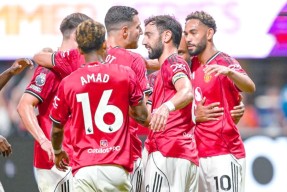 米6体育-曼联主场告捷，重点突破引人瞩目(曼联的主场)