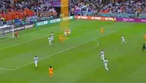 荷兰队主场一球击败对手领跑小组的简单介绍